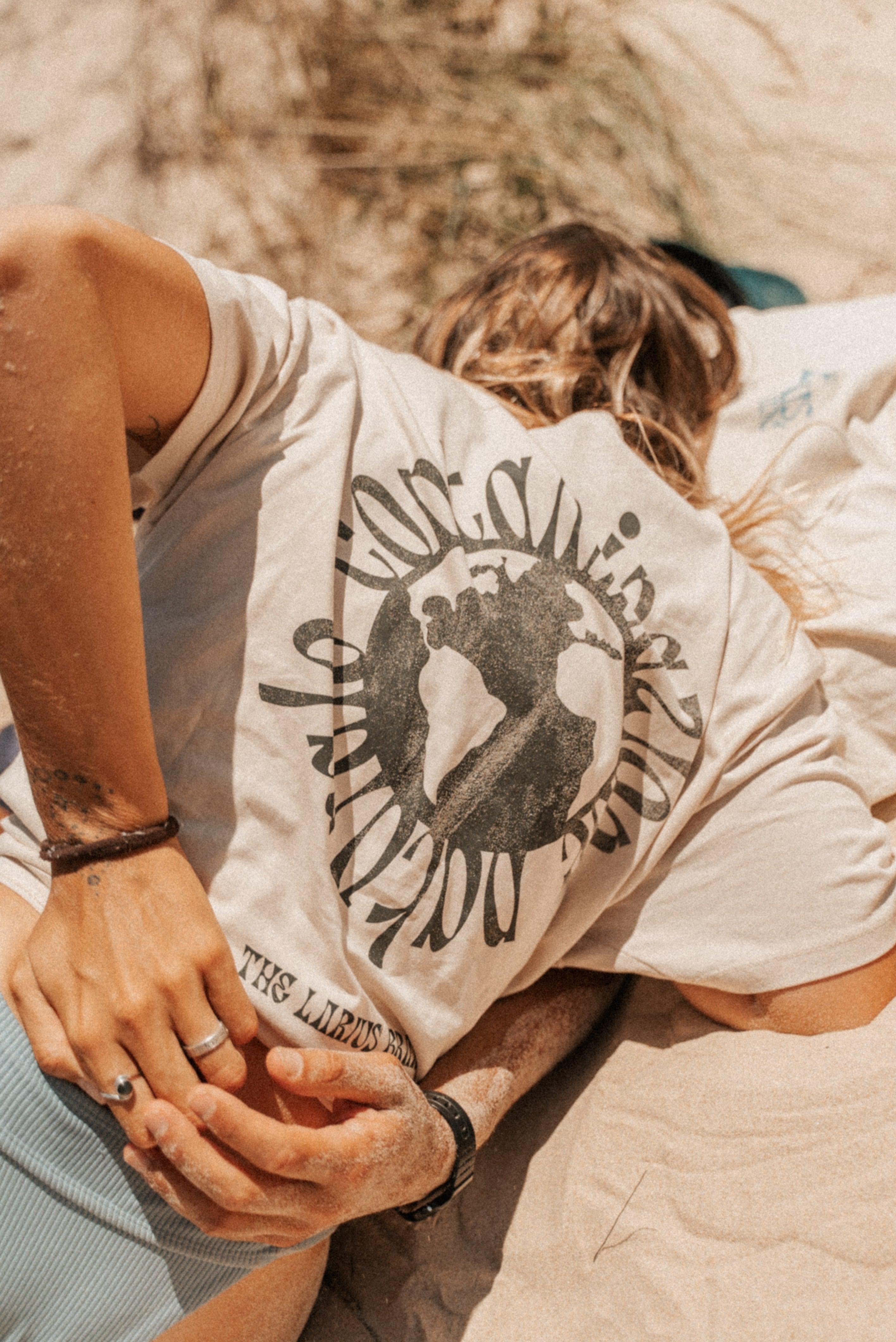 T-shirt Contaminazione Naturale - Sabbia